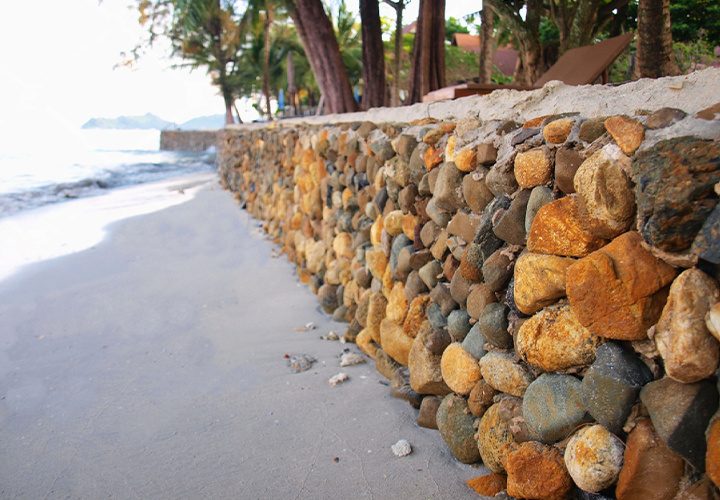 Retaining wall