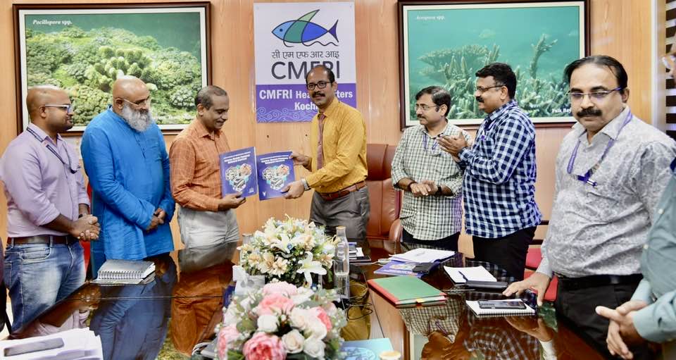 Director ICAR CMFRI Kochi and MD KSCADC a Kerala Govt undertaking, Shri Sheik PAREETH IAS signing MOU.  Partner implementing agency in Artificial reefs in coastal states